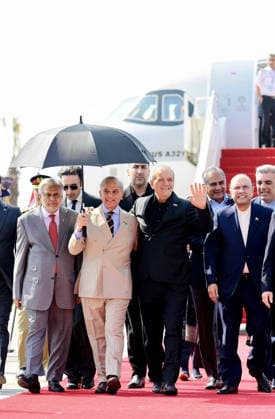 June 23, 2026, Peshawar, Peshawar, Pakistan: Iranian President Masoud Pezeshkian Reviews Honor Guard During Welcome Ceremony in Islamabad..Islamabad, Pakistan, June 23, 2026: Masoud Pezeshkian reviews an honor guard during an official welcome ceremony in Islamabad on June 23, 2026. Pezeshkian is in Pakistan to participate in ongoing diplomatic discussions and U.S.-Iran peace talks hosted by Pakistan. The visit underscores efforts to promote regional dialogue, diplomatic engagement, and international cooperation. Peshawar Pakistan  - ZUMAa217 20260623_znp_a217_037 Copyright: xHussainxAlix