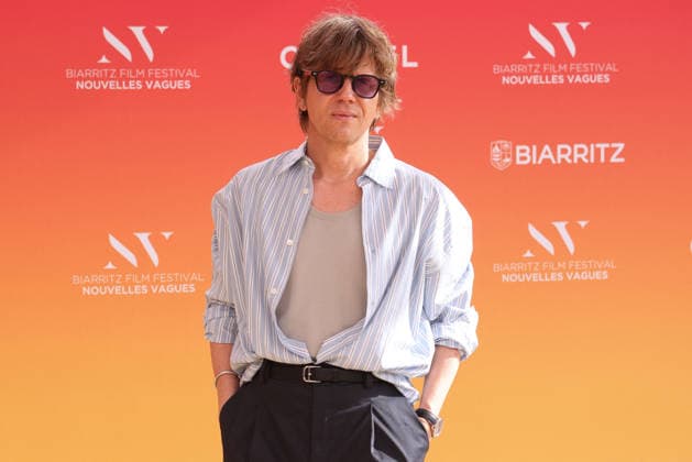 Alex Lutz at the Théâtre de la Gare du Midi during the opening ceremony of the 2026 Biarritz International Film Festival Nouvelles Vagues, on June 23, 2026. Jean Marc Lhomer, Bestimage. Photocall before the opening ceremony of the Biarritz International Film Festival – Nouvelles Vagues 2026 at the Théâtre de la Gare du Midi in Biarritz on June 23, 2026, Biarritz, France,detected_source_language  Copyright: xJean-MarcxLhomerx xBestimagexJean-MarcxLhomerx xBestimagex