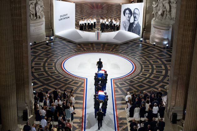 President Emmanuel Macron and his wife Brigitte Macron at the induction ceremony for Marc Bloch and Simonne Vidal at the Panthéon in Paris on June 23, 2026. Jeanne Accorsini, Pool Bestimage. The two flag-draped cenotaphs of the late historian and Resistance fighter Marc Bloch and his wife Simonne Bloch during the Pantheon induction ceremony for the late historian and French Resistance member Marc Bloch and his wife, Simonne Bloch, at the Pantheon in Paris, France, June 23, 2026 ACCORSINIJEANNE BLOCH 001 Credit Jeanne Accorsini SIPA 2606240116 Paris France,detected_source_language  Copyright: xJeannexAccorsinix xPoolx xBestimagexJeannexAccorsinix xPoolx xBestimagex