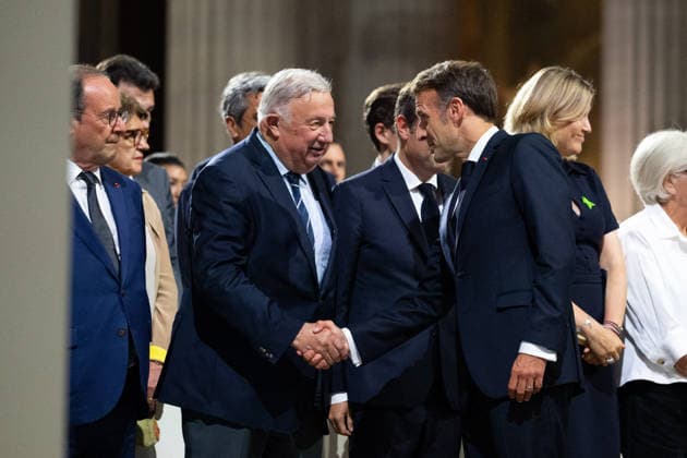 President Emmanuel Macron and his wife Brigitte Macron at the induction ceremony for Marc Bloch and Simonne Vidal at the Panthéon in Paris on June 23, 2026. Jeanne Accorsini Pool Bestimage French President Emmanuel Macron greets Gérard Larcher, President of the French Senate, during the Pantheon induction ceremony for the late historian and French Resistance member Marc Bloch and his wife, Simonne Bloch, at the Pantheon in Paris, France, June 23, 2026 ACCORSINIJEANNE BLOCH 0013 Credit Jeanne Accorsini SIPA 2606240120 Paris France,detected_source_language  Copyright: xJeannexAccorsinix xPoolx xBestimagexJeannexAccorsinix xPoolx xBestimagex