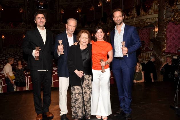 Friedenspreis Deutschen Films Die Bruecke -National GELBE BRIEFE Preistraeger Ilker Catak Ehrenpreis des Friedenspreis des Deutschen Films Die Bruecke Edgar Reitz Elisabeth Endriss Wicki ORGANISATORIN Debuetpreis des Deutschen Films DIE BRUECKE WAS AM EMPFINDSAMKEIT BLEIBT Preistraegerin Daniela Magnani Mueller Friedenspreis des Deutschen Films Die Bruecke - INTERNATIONAL IM SCHATTEN DES ORANGENBAUMES Preistraeger: Cherien Dabis Vertreten durch Dominik Maringer Muenchen 23.06.2026 Cuvillies Theater Residenz Bernhard Wicki Preisverleihung Foto Muenchen *** German Film Peace Prize Die Brücke National GELBE BRIEFE Award Winner Ilker Catak Honorary Award of the German Film Peace Prize Die Brücke Edgar Reitz Elisabeth End