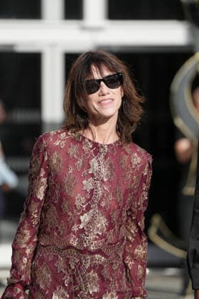 Charlotte Gainsbourg at the Saint Laurent Mens Spring Summer 2027 fashion show at the Bourse du Commerce in Paris on June 23, 2026. Anne Sophie Guebey, Bestimage. Celebrities at the Saint Laurent Mens Spring Summer 2027 fashion show at the Bourse du Commerce in Paris on June 23, 2026, Paris, France,detected_source_language  Copyright: xAnne-SophiexGuebeyx xBestimagexAnne-SophiexGuebeyx xBestimagex