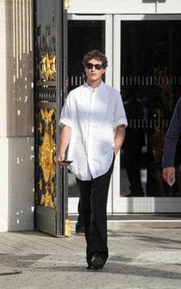 Giovanni Dario Laudicina at the Saint Laurent Mens Spring Summer 2027 fashion show at the Bourse du Commerce in Paris on June 23, 2026. Anne Sophie Guebey, Bestimage. Celebrities at the Saint Laurent Mens Spring Summer 2027 fashion show at the Bourse du Commerce in Paris on June 23, 2026, Paris, France,detected_source_language  Copyright: xAnne-SophiexGuebeyx xBestimagexAnne-SophiexGuebeyx xBestimagex