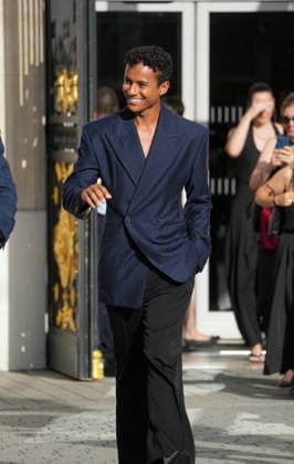 Jaafar Jackson at the Saint Laurent Mens Spring Summer 2027 fashion show at the Bourse du Commerce in Paris on June 23, 2026. Anne Sophie Guebey, Bestimage. Celebrities at the Saint Laurent Mens Spring Summer 2027 fashion show at the Bourse du Commerce in Paris on June 23, 2026, Paris, France,detected_source_language  Copyright: xAnne-SophiexGuebeyx xBestimagexAnne-SophiexGuebeyx xBestimagex