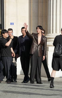 Ahn Hyo-seop at the Saint Laurent Mens Spring Summer 2027 fashion show at the Bourse du Commerce in Paris on June 23, 2026. Anne Sophie Guebey, Bestimage. Celebrities at the Saint Laurent Mens Spring Summer 2027 fashion show at the Bourse du Commerce in Paris on June 23, 2026, Paris, France,detected_source_language  Copyright: xAnne-SophiexGuebeyx xBestimagexAnne-SophiexGuebeyx xBestimagex