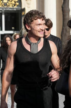 Connor Storrie at the Saint Laurent Mens Spring Summer 2027 fashion show at the Bourse du Commerce in Paris on June 23, 2026. Anne Sophie Guebey, Bestimage. Celebrities at the Saint Laurent Mens Spring Summer 2027 fashion show at the Bourse du Commerce in Paris on June 23, 2026, Paris, France,detected_source_language  Copyright: xAnne-SophiexGuebeyx xBestimagexAnne-SophiexGuebeyx xBestimagex