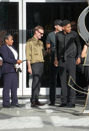 Augustin Trapenard at the Saint Laurent Mens Spring Summer 2027 fashion show at the Bourse du Commerce in Paris on June 23, 2026. Anne Sophie Guebey, Bestimage. Celebrities at the Saint Laurent Mens Spring Summer 2027 fashion show at the Bourse du Commerce in Paris on June 23, 2026, Paris, France,detected_source_language  Copyright: xAnne-SophiexGuebeyx xBestimagexAnne-SophiexGuebeyx xBestimagex