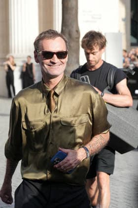 Augustin Trapenard at the Saint Laurent Mens Spring Summer 2027 fashion show at the Bourse du Commerce in Paris on June 23, 2026. Anne Sophie Guebey, Bestimage. Celebrities at the Saint Laurent Mens Spring Summer 2027 fashion show at the Bourse du Commerce in Paris on June 23, 2026, Paris, France,detected_source_language  Copyright: xAnne-SophiexGuebeyx xBestimagexAnne-SophiexGuebeyx xBestimagex
