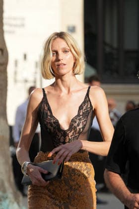 Anja Rubik at the Saint Laurent Mens Spring Summer 2027 fashion show at the Bourse du Commerce in Paris on June 23, 2026. Anne Sophie Guebey, Bestimage. Celebrities at the Saint Laurent Mens Spring Summer 2027 fashion show at the Bourse du Commerce in Paris on June 23, 2026, Paris, France,detected_source_language  Copyright: xAnne-SophiexGuebeyx xBestimagexAnne-SophiexGuebeyx xBestimagex