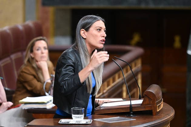 Sánchez and Feijóo Clash in Congress Amid a Full-Blown Crisis Over Corruption and Calls for Elections Junts spokesperson in Congress, Miriam Nogueras, speaks during a plenary session in the Congress of Deputies on June 24, 2026, in Madrid, Spain. The Prime Minister appears before the Lower House to report on the political situation following developments in the investigations involving his wife, the Leire case, and former Prime Minister Zapatero, as well as the Supreme Court’s conviction of former Minister Ábalos, his advisor, Koldo, and businessman Víctor de Aldama. JUNE 24, 2026, Madrid, Spain,detected_source_language  Copyright: xGustavoxValientex 7618944