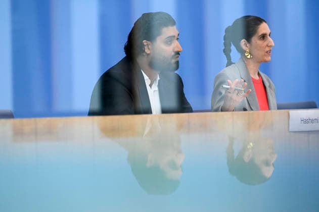 ABB BPK- Said Etris Hashemi, Autor, Initiative 19. Februar Hanau, Bundesvorsitzender des Verbandes binationaler Familien Partnerschaften Rima Hanano, Co-Geschäftsführerin von CLAIM bei der Veroeffentlichung des Berichts Vorstellung des zivilgesellschaftlichen Lagebildes antimuslimischer Rassismus und Fallzahlen 2025 auf der BPK Bundespressekonferenz am 24.06.2026 in Berlin Berlin Deutschland *** ABB BPK Said Etris Hashemi, author, February 19 Hanau Initiative; Rima Hanano, Federal Chair of the Association of Binational Family Partnerships; Co-Executive Director of CLAIM, at the release of the report Overview of Anti-Muslim Racism in Civil Society and Case Statistics for 2025 at the BPK Federal Press Conference on June 24, 2026, in Berl