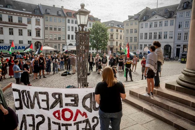 The Swedish climate activist Greta Thunberg in Copenhagen City Court People have gathered in front of Copenhagen City Court on Wednesday, June 24, 2026. Greta Thunberg is accused of having, along with five others, unlawfully gained access to a room at the University of Copenhagen in September 2024. She was arrested on the same day in connection with the pro-Palestinian movement Students Against Occupation briefly occupying the museum building at the university. There is a claim for a fine against the accused. (Photo: Mads Claus Rasmussen Ritzau Scanpix) , Copenhagen Denmark *** Swedish climate activist Greta Thunberg at the Copenhagen City Court. People gathered in front of the Copenhagen City Court on Wednesday, June 24, 2026. Greta Thun  Copyright: RitzauxScanpix MadsxClausxRasmussenx spdk20260624-115022-L
