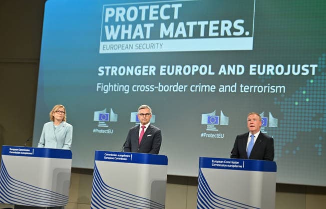 European Commission holds press conference on Law Enforcement and Criminal Justice Package BRUSSELS, BELGIUM - JUNE 24: Executive Vice-President of the European Commission Henna Virkkunen (L), European Commissioner for Internal Affairs and Migration Magnus Brunner (C) and European Commissioner for Democracy, Justice, Rule of Law and Consumer Protection Michael McGrath (R) attend a press conference on the Law Enforcement and Criminal Justice Package in Brussels, Belgium, on June 24, 2026. Dursun Aydemir Anadolu Brussels Belgium. Editorial use only. Please get in touch for any other usage.  Copyright: x2026xAnadoluxDursunxAydemirx
