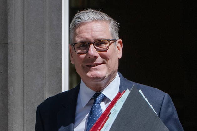 June 24, 2026, London, England, United Kingdom: UK Prime Minister KEIR STARMER departs 10 Downing Street in central London ahead of Prime Minister s Questions in the House of Commons. London United Kingdom  - ZUMAk172 20260624_zip_k172_010 Copyright: xThomasxKrychx