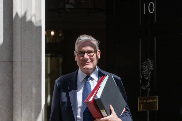 June 24, 2026, London, England, United Kingdom: UK Prime Minister KEIR STARMER departs 10 Downing Street in central London ahead of Prime Minister s Questions in the House of Commons. London United Kingdom - ZUMAk172 20260624_zip_k172_004 Copyright: xThomasxKrychx