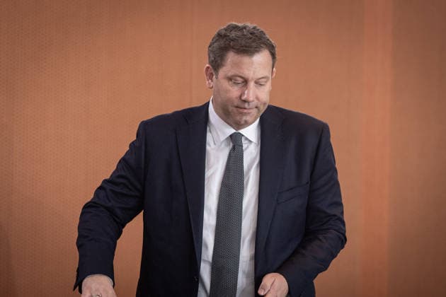 Berlin, Kabinettssitzung der Bundesregierung Kabinettssitzung der Bundesregierung am 24.06.2026 im Bundeskanzleramt in Berlin. Im Bild: Lars Klingbeil (Finanzminister, Vize-Kanzler, SPD) Berlin Bundeskanzleramt Berlin Deutschland *** Berlin, Federal Government Cabinet Meeting Federal Government Cabinet Meeting on June 24, 2026, at the Federal Chancellery in Berlin Pictured