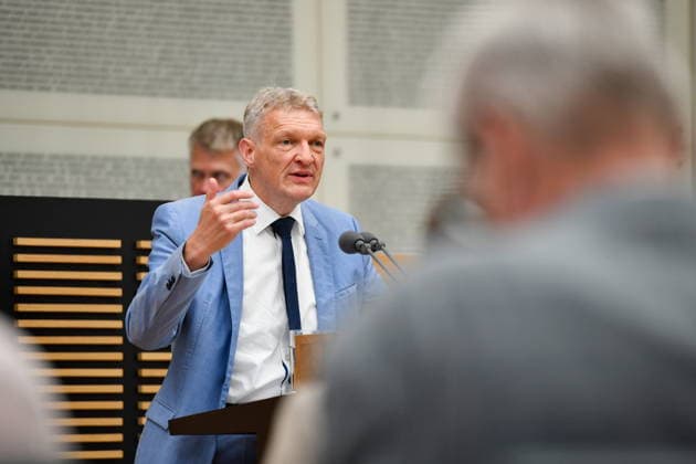 Es findet die Plenarsitzung im Saarländischen Landtag in Saarbrücken am Mittwoch (24.06.2026) statt. *** The plenary session of the Saarland State Parliament will take place in Saarbrücken on Wednesday, June 24, 2026.,detected_source_language bub