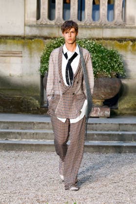 Dior Homme Ready-to-Wear Mens Spring Summer 2027 Fashion Show during Paris Fashion Week, France, on June 24, 2026 Bestimage Runway during the Dior Homme Men’s Spring Summer 2027 fashion show as part of Paris Fashion Week on June 24, 2026 in Paris, France Paris, France,detected_source_language  Copyright: xAgencex xBestimagexAgencex xBestimagex