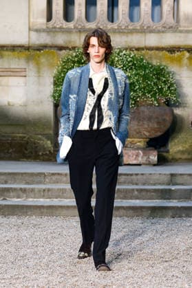 Dior Homme Ready-to-Wear Mens Spring Summer 2027 Fashion Show during Paris Fashion Week, France, on June 24, 2026 Bestimage Runway during the Dior Homme Men’s Spring Summer 2027 fashion show as part of Paris Fashion Week on June 24, 2026 in Paris, France Paris, France,detected_source_language  Copyright: xAgencex xBestimagexAgencex xBestimagex