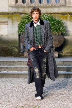 Dior Homme Ready-to-Wear Mens Spring Summer 2027 Fashion Show during Paris Fashion Week, France, on June 24, 2026 Bestimage Runway during the Dior Homme Men’s Spring Summer 2027 fashion show as part of Paris Fashion Week on June 24, 2026 in Paris, France Paris, France,detected_source_language  Copyright: xAgencex xBestimagexAgencex xBestimagex
