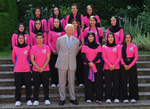 King Charles III meets Afghan Refugee Women s Cricket Team King Charles III poses for a group photo with members of the Afghan Refugee Women s Cricket Team, at Clarence House, London. The team was set up during the Afghan Republic in 2010, but lost their recognition as a national team following the Taliban s return to power. Most members of the women s cricket team fled the country, and the majority are now based in Australia, where they have rebuilt their lives as refugees, and campaign for recognition. Picture date: Wednesday June 24, 2026., Credit:Yui Mok PA ROTA - B68 Avalon UK, London  Copyright: xYuixMokx xPAxROTAx-xB68x xAvalonx 1112201705