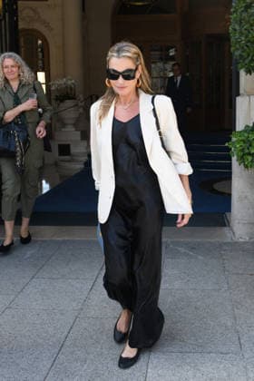 PFW - Kate Moss Leaves Her Hotel - Paris Model Kate Moss was spotted leaving her hotel Ritz Paris, during Paris Fashion Week. Paris, France, June 24, 2026. Photo by Florian Poitout ABACAPRESS.COM Paris Ile-de-France France  Copyright: xPoitoutxFlorian ABACAx