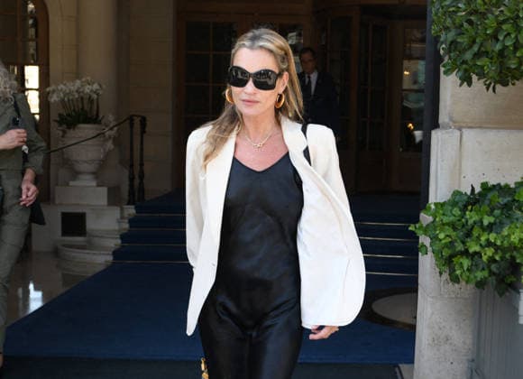 PFW - Kate Moss Leaves Her Hotel - Paris Model Kate Moss was spotted leaving her hotel Ritz Paris, during Paris Fashion Week. Paris, France, June 24, 2026. Photo by Florian Poitout ABACAPRESS.COM Paris Ile-de-France France  Copyright: xPoitoutxFlorian ABACAx