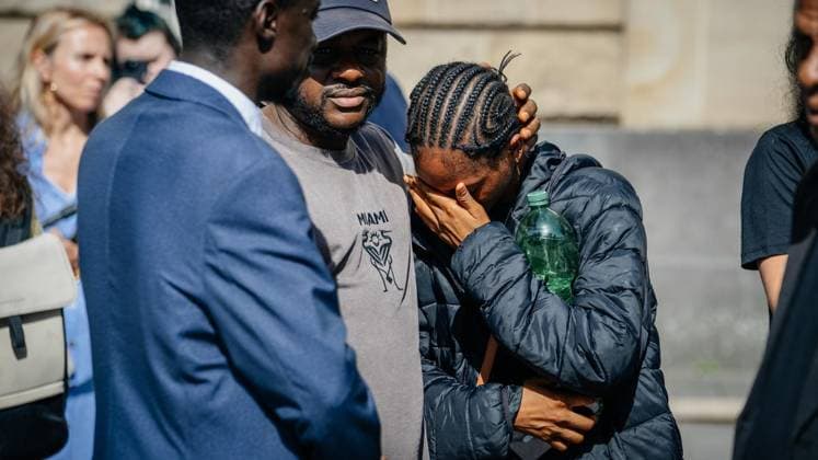 Fall Ibrahima Barry: Beginn Prozess gegen 9 Polizeibeamte 36 KLs 4 25 (Forts. 7.7.) + Mahnwache des Solidaritätskreises Justice for Ibrahima Barry ab 9 Uhr vor dem Gericht ** NUR FÜR REDAKTIONELLE ZWECKE ** EDITORIAL USE ONLY **<p>Fall Ibrahima Barry: Beginn Prozess gegen 9 Polizeibeamte 36 KLs 4 25 (Forts. 7.7.) + Mahnwache des Solidaritätskreises Justice for Ibrahima Barry ab 9 Uhr vor dem Gericht Copyright: ChristophxJendral *** Ibrahima Barry Case: Trial Begins Against 9 Police Officers, 36 Counts, 4, 25 Continued, 7, 7 Vigil by the Justice for Ibrahima Barry Solidarity Group Starting at 9 a.m. in Front of the Courthouse ** FOR EDITORIAL USE ONLY ** EDITORIAL USE ONLY ** p Ibrahima Barry Case: Trial Begins Against 9 Police Copyright: ChristophxJendral doc86fgch158cp2bm08txf ,EDITORIAL USE ONLY