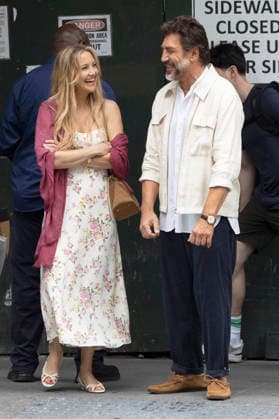 Kate Hudson und Javier Bardem bei den Dreharbeitem zum Kinofilm Hello & Paris in Downtown Manhattan. New York, 23.06.2026 *** Kate Hudson and Javier Bardem on the set of the movie *Hello Paris* in Downtown Manhattan, New York, June 23, 2026 Foto:xJ.xShorex xFuturexImagex hello_6604