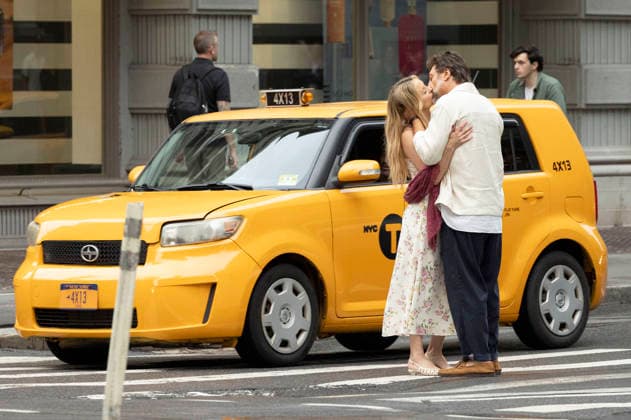 Kate Hudson und Javier Bardem bei den Dreharbeitem zum Kinofilm Hello & Paris in Downtown Manhattan. New York, 23.06.2026 *** Kate Hudson and Javier Bardem on the set of the movie *Hello Paris* in Downtown Manhattan, New York, June 23, 2026 Foto:xJ.xShorex xFuturexImagex hello_6640