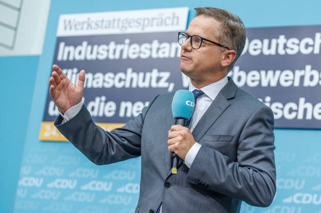 Dr. Carsten Linnemann MdB Generalsekretaer der CDU Deutschlands bei einem Werkstattgespraech Industriestandort Deutschland: Klimaschutz, Wettbewerbsfaehigkeit und die neue geopolitische Lage Dr. Carsten Linnemann MdB Generalsekretaer der CDU Deutschlands bei einem Werkstattgespraech Industriestandort Deutschland: Klimaschutz, Wettbewerbsfaehigkeit und die neue geopolitische Lage am 24.06.2026 im Konrad-Adenauer-Haus in Berlin. Berlin Deutschland *** Dr. Carsten Linnemann, Member of the German Bundestag and Secretary General of the CDU of Germany, at a workshop discussion titled Germany as an Industrial Hub: Climate Protection, Competitiveness, and the New Geopolitical Situation. Dr. Carsten Linnemann, Member of the German Bundestag and