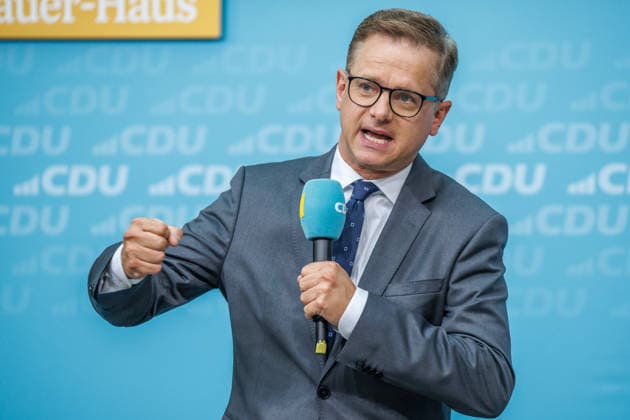 Dr. Carsten Linnemann MdB Generalsekretaer der CDU Deutschlands bei einem Werkstattgespraech Industriestandort Deutschland: Klimaschutz, Wettbewerbsfaehigkeit und die neue geopolitische Lage Dr. Carsten Linnemann MdB Generalsekretaer der CDU Deutschlands bei einem Werkstattgespraech Industriestandort Deutschland: Klimaschutz, Wettbewerbsfaehigkeit und die neue geopolitische Lage am 24.06.2026 im Konrad-Adenauer-Haus in Berlin. Berlin Deutschland *** Dr. Carsten Linnemann, Member of the German Bundestag and Secretary General of the CDU of Germany, at a workshop discussion titled Germany as an Industrial Hub: Climate Protection, Competitiveness, and the New Geopolitical Situation. Dr. Carsten Linnemann, Member of the German Bundestag and