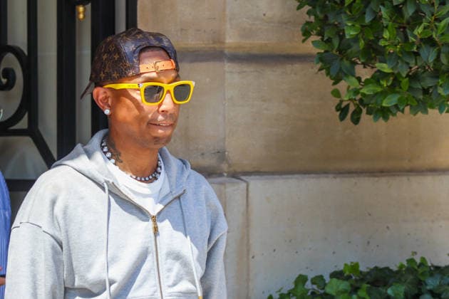 Pharrell Williams and his wife Helen Lasichanh were spotted leaving the Parisian luxury hotel The Ritz the day after the Louis Vuitton Spring Summer 2027 Men’s Ready-to-Wear Collection fashion show during Paris Fashion Week, France, on June 24, 2026. Enzo Hingant Bertrand Bestimage Pharrell Williams and his wife Helen Lasichanh were seen out and about in Paris during Paris Fashion Week, in Paris, France, on June 24, 2026. Pictured: Pharrell Williams and Helen Lasichanh, Paris, France  Copyright: xEnzoxHingant-Bertrandx xBestimagexEnzoxHingant-Bertrandx xBestimagex