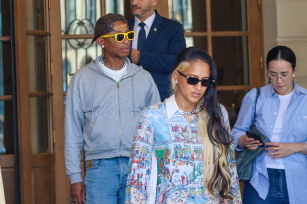 Pharrell Williams and his wife Helen Lasichanh were spotted leaving the Parisian luxury hotel The Ritz the day after the Louis Vuitton Spring Summer 2027 Men’s Ready-to-Wear Collection fashion show during Paris Fashion Week, France, on June 24, 2026. Enzo Hingant Bertrand Bestimage Pharrell Williams and his wife Helen Lasichanh were seen out and about in Paris during Paris Fashion Week, in Paris, France, on June 24, 2026. Pictured: Pharrell Williams and Helen Lasichanh, Paris, France  Copyright: xEnzoxHingant-Bertrandx xBestimagexEnzoxHingant-Bertrandx xBestimagex
