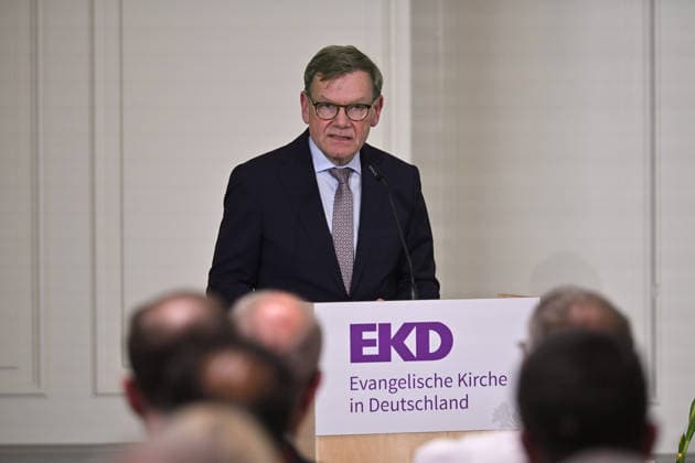 Bundesaussenminister Johann Wadephul (CDU) spricht am Mittwoch (24.06.2026) beim Johannisempfang in der Franzoesischen Friedrichstadtkirche am Gendarmenmarkt in Berlin. Traditionell werden dazu Gaeste aus der Bundespolitik und aus anderen Religionsgemeinschaften eingeladen. Der Johannisempfang, der in diesem Jahr genau auf den Johannistag (24. Juni) faellt, wird von der Bevollmaechtigten der EKD, Anne Gidion, ausgerichtet. Sie vertritt die Interessen der evangelischen Kirche gegenueber der Politik in Berlin und Bruessel. (Siehe epd-Meldung vom 24.06.2026) EDITORIAL USE ONLY *** Federal Foreign Minister Johann Wadephul (CDU) will speak on Wednesday, June 24, 2026, at the St. John’s Reception at the French Friedrichstadt Church on Gendarmenma Copyright: epd-bild ChristianxDitsch Johannisempfang19