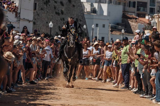 June 24, 2026, Ciutadella, Menorca Balearic Islands, Spain: A caixer (horse rider) aims his lance at a suspended ring during the training session for the Jocs des Pla (medieval tournament) during the traditional Sant Joan (Saint John) festival in Ciutadella de Menorca Ciutadella Spain - ZUMAo105 20260624_fap_o105_012 Copyright: xMatthiasxOesterlex