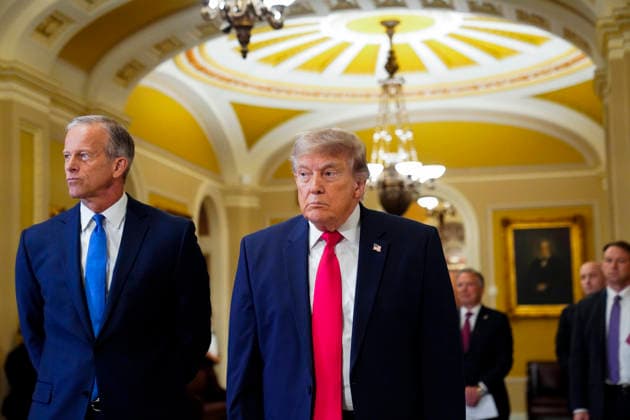 June 24, 2026, Washington, District Of Columbia, USA: United States President Donald J Trump walks with United States Senate Majority Leader John Thune (Republican of South Dakota) to the US Senate Republican luncheon in the US Capitol in Washington, DC, USA, on Wednesday, June 24, 2026 Washington USA  - ZUMAs152 20260624_faa_s152_001 Copyright: xAndrewxThomasx