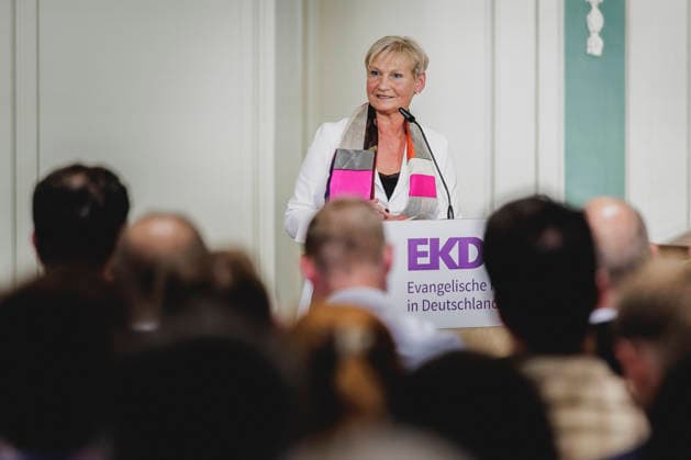 Kirsten Fehrs, Ratsvorsitzende in der Evangelische Kirche in Deutschland (EKD), aufgenommen im Rahmen des Festaktes zum Johannisfest der EKD (Evangelische Kirche Deutschland) in der Franzoesischen Friedrichstadtkirche in Berlin, 24.06.2026. Fotografiert im Auftrag des Auswaertigen Amtes. Berlin Deutschland *** Kirsten Fehrs, Chair of the Council of the Evangelical Church in Germany (EKD), photographed during the EKD’s St. John’s Day celebration at the Franzoesische Friedrichstadtkirche in Berlin on June 24, 2026. Photographed on behalf of the Federal Foreign Office, Berlin, Germany Copyright: xFlorianxGaertner AAx