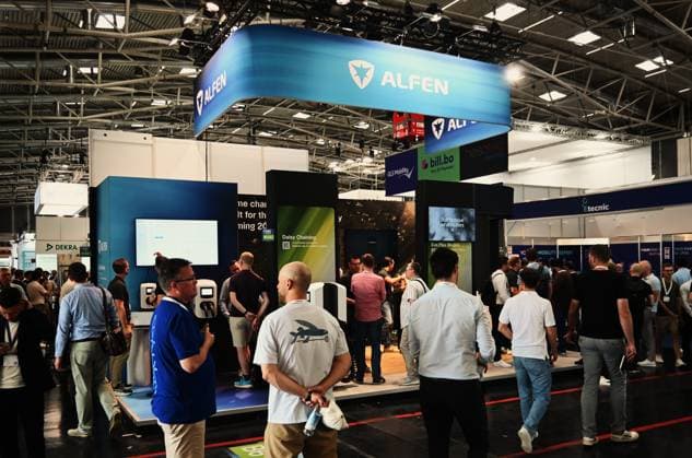 Die Intersolar Europe findet bis Donnerstag, den 25. Juni 2026 auf der Messe München statt. Sie ist die weltweit führende Fachmesse für die Solarwirtschaft und der grösste Teil von The smarter E Europe, Europas grösster Messeallianz für die Energiewirtschaft. Foto: Messestand Alfen. Die Alfen N.V. ist ein niederländisches Unternehmen für Energielösungen in Europa. *** Intersolar Europe will take place at the Munich Trade Fair Center through Thursday, June 25, 2026. It is the world’s leading trade fair for the solar industry and the largest component of The smarter E Europe, Europe’s largest trade fair alliance for the energy industry. Photo: Alfen booth. Alfen N.V. is a Dutch company providing energy solutions across Europe.