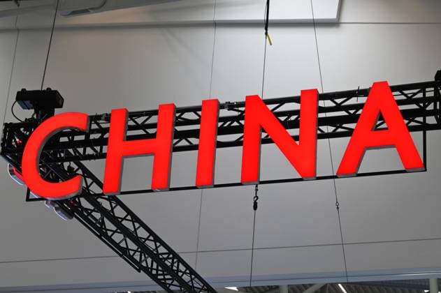 Die Intersolar Europe findet bis Donnerstag, den 25. Juni 2026 auf der Messe München statt. Sie ist die weltweit führende Fachmesse für die Solarwirtschaft und der grösste Teil von The smarter E Europe, Europas grösster Messeallianz für die Energiewirtschaft. Foto: China Messestand, Produkte aus Asien *** Intersolar Europe will take place at the Munich Trade Fair Center through Thursday, June 25, 2026. It is the world’s leading trade fair for the solar industry and the largest component of The smarter E Europe, Europe’s largest trade fair alliance for the energy industry. Photo: China booth, products from Asia
