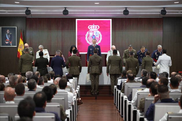 The King Presides Over the Closing Ceremony of the General Staff Course at CESEDEN King Felipe VI during the presentation of diplomas at the closing ceremony of the 27th General Staff Course of the Higher School of the Armed Forces (ESFAS), held at the headquarters of the Higher Center for National Defense Studies (CESEDEN), on June 24, 2026, in Madrid, Spain. This solemn military ceremony, presided over by the King, serves to present graduation diplomas to the national and allied officers who make up this new class of strategic military leaders. Alejandro Martínez Vé, Spain  Copyright: xAlejandroxMartinezxVÃ lezx 7620253