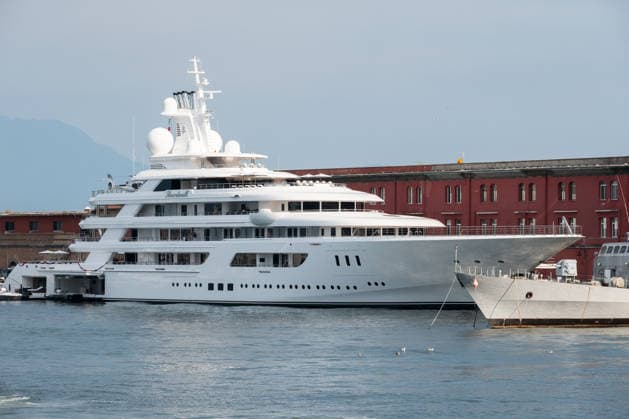 Superyacht Boardwalk moored in the port of Naples NAPLES, ITALY - JUNE 24: Superyacht Boardwalk of U.S. Ambassador to Italy Tilman Fertitta is moored in the port of Naples, Italy, on June 24, 2026. Tilman Fertitta reportedly expressed his intention to anchor near St. Mark’s Basin during the Redentore celebrations in Venice, sparking protests from environmental groups and civic organizations. While waiting to see what the Venetian authorities’ final decision will be, Fertitta has chosen Naples as his base. Eliano Imperato Anadolu Naples Italy. Editorial use only. Please get in touch for any other usage.  Copyright: x2026xAnadoluxElianoxImperatox
