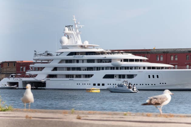 Superyacht Boardwalk moored in the port of Naples NAPLES, ITALY - JUNE 24: Superyacht Boardwalk of U.S. Ambassador to Italy Tilman Fertitta is moored in the port of Naples, Italy, on June 24, 2026. Tilman Fertitta reportedly expressed his intention to anchor near St. Mark’s Basin during the Redentore celebrations in Venice, sparking protests from environmental groups and civic organizations. While waiting to see what the Venetian authorities’ final decision will be, Fertitta has chosen Naples as his base. Eliano Imperato Anadolu Naples Italy. Editorial use only. Please get in touch for any other usage.  Copyright: x2026xAnadoluxElianoxImperatox