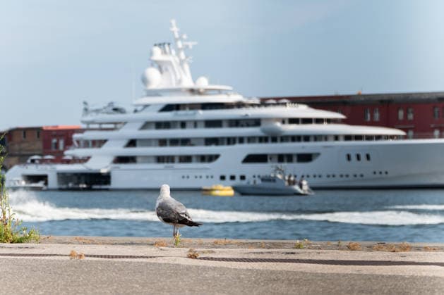 Superyacht Boardwalk moored in the port of Naples NAPLES, ITALY - JUNE 24: Superyacht Boardwalk of U.S. Ambassador to Italy Tilman Fertitta is moored in the port of Naples, Italy, on June 24, 2026. Tilman Fertitta reportedly expressed his intention to anchor near St. Mark’s Basin during the Redentore celebrations in Venice, sparking protests from environmental groups and civic organizations. While waiting to see what the Venetian authorities’ final decision will be, Fertitta has chosen Naples as his base. Eliano Imperato Anadolu Naples Italy. Editorial use only. Please get in touch for any other usage.  Copyright: x2026xAnadoluxElianoxImperatox