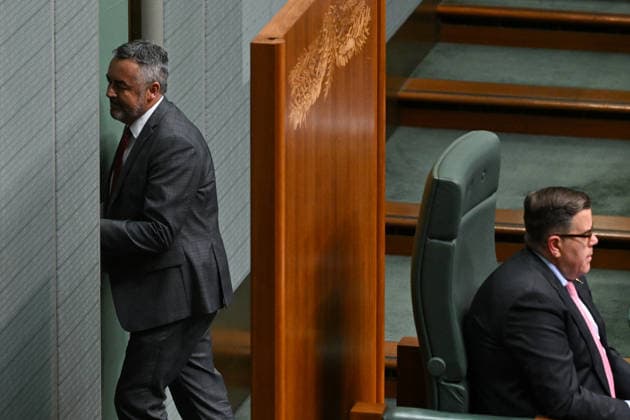 QUESTION TIME, Nationals member for Gippsland Darren Chester leaves under 94a during Question Time in the House of Representatives at Parliament House in Canberra, Thursday, June 25, 2026. ( NO ARCHIVING CANBERRA AUSTRALIAN CAPITAL TERRITORY AUSTRALIA  Copyright: xLUKASxCOCHx 20260625149124476050