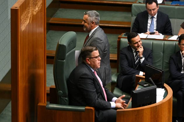 QUESTION TIME, Nationals member for Gippsland Darren Chester leaves under 94a during Question Time in the House of Representatives at Parliament House in Canberra, Thursday, June 25, 2026. ( NO ARCHIVING CANBERRA AUSTRALIAN CAPITAL TERRITORY AUSTRALIA  Copyright: xLUKASxCOCHx 20260625175094989269