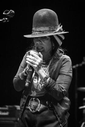 4 Non Blondes at Shepherds Bush Empire 24 June 2026 4 Non Blondes perform at O2 Shepherds Bush Empire in London on 24th June 2026. Image converted to black and white. Linda Perry Lead vocals, guitar Dawn Richardson Drums Christa Hillhouse Bass guitar Roger Rocha Lead guitar, vocals, Credit:Zoran Veselinovic B4859 Avalon UK, London, O2 Shepherds Bush Empire  Copyright: xZoranxVeselinovicx xB4859x xAvalonx 1112334521
