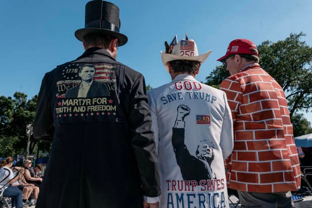 June 24, 2026, Washington, Distict Of Columbia, U.S.A: Attendees take pictures as they await the arrival of US President Donald Trump during a kick-off celebration for the Great American State Fair on the National Mall in Washington, DC, on June 24, 2026. The Great American State Fair will be held from June 25 to July 10, 2026, to celebrate the 250th anniversary of US independence. Washington U.S.A - ZUMAr125 20260624_fap_r125_009 Copyright: xProbalxRashidx