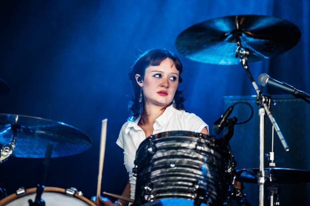 Die Spitz live at Tons of Rock 2026 Oslo, Norway. 24th, June 2026. The American rock metal band Die Spitz performs a live concert during the Norwegian music festival Tons of Rock 2026 in Oslo. Here drummer Chloe de St. Aubin is seen live on stage. Norway, Oslo  Copyright: xGonzalesxPhoto KetilxMartinsenx