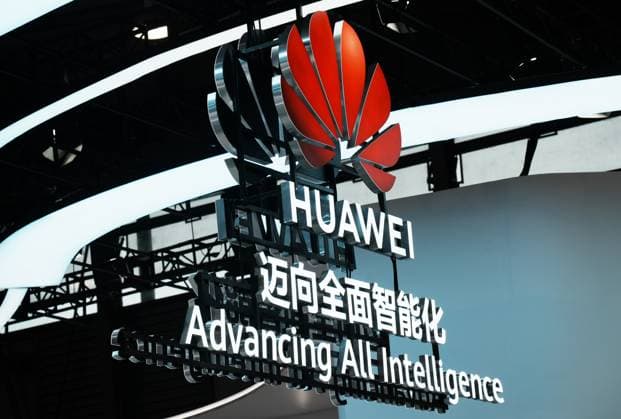 MWC2026 in Shanghai SHANGHAI, CHINA - JUNE 25, 2026 - Huawei logo on MWC2026 in Shanghai, China on June 25, 2026. Shanghai Shanghai China  Copyright: xCFOTOx i1782397694436
